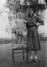 Егорова Антонина с дочкой Валей у церкви <h3>(фото из архива Антонины Егоровой)</h3>