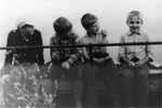 Серёжа, Коля, Андрюша и Вадик на сеялке <h3>(фото из архива Любови Жуковой)</h3>